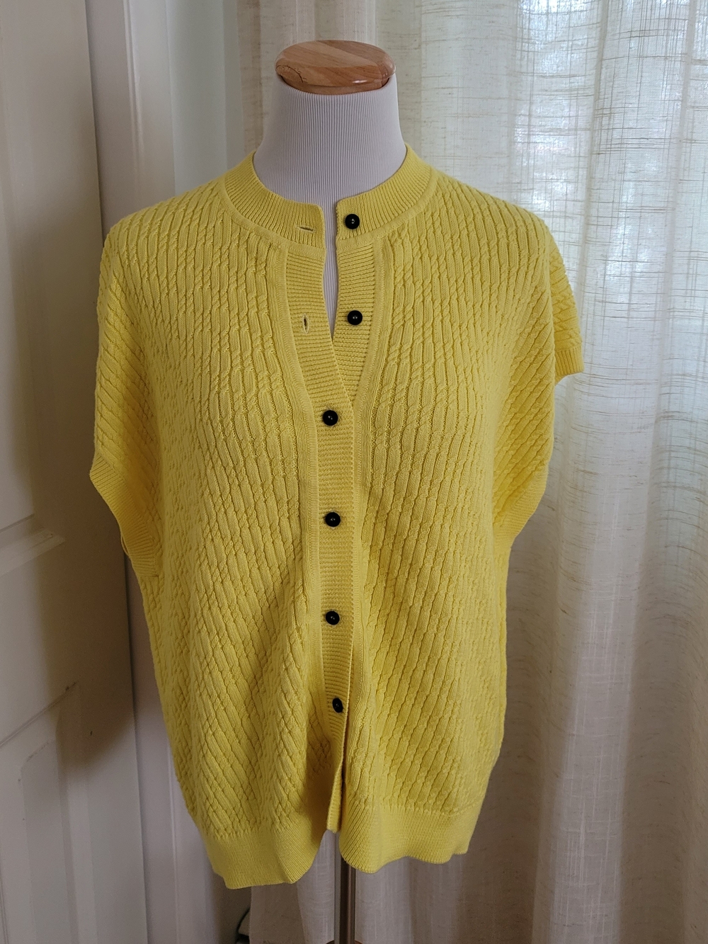 Mr. Mittens Yellow Cable Knit Sweater Vest Cotton One Size Like New